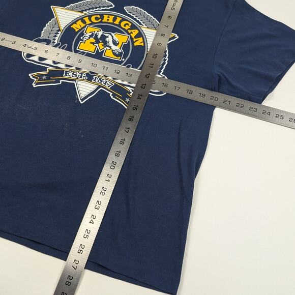 Vintage Michigan University Wolverines 80s Single Stich Distressed Shirt Large - Picture 8 of 8